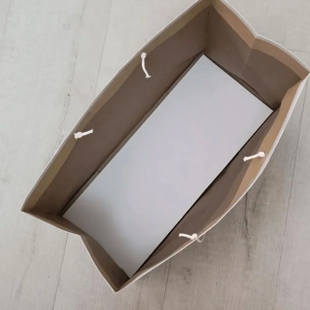 MICHAEL KORS Empty Paper Beige Shopping Gift Bag Rope Handles with Tissues